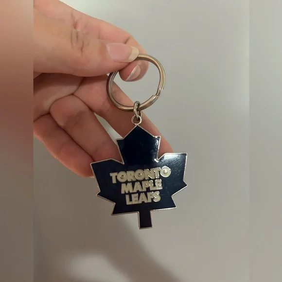 Toronto Maple Leafs Keychain - Picture 3 of 5